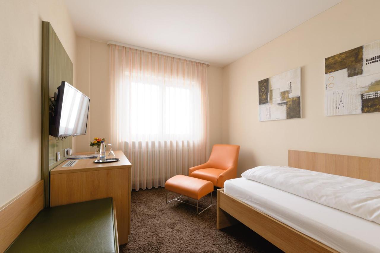 Danner'S Hotel Loewen Marschalkenzimmern Екстер'єр фото