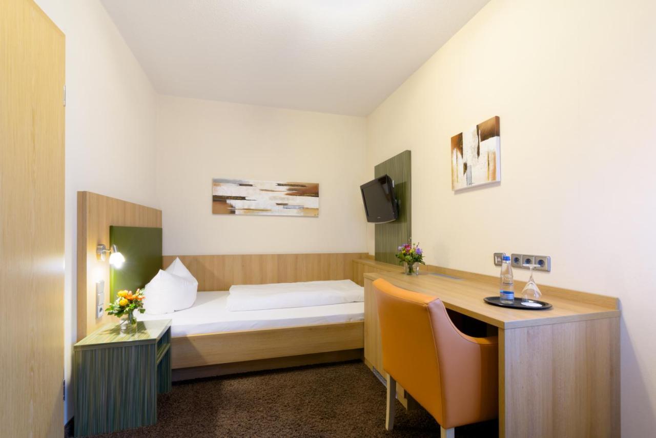Danner'S Hotel Loewen Marschalkenzimmern Екстер'єр фото